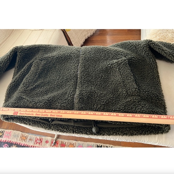 LULULEMON Cinchable Sherpa Fleece Zip Up Jacket in Dark Olive - 12 - Picture 10 of 13